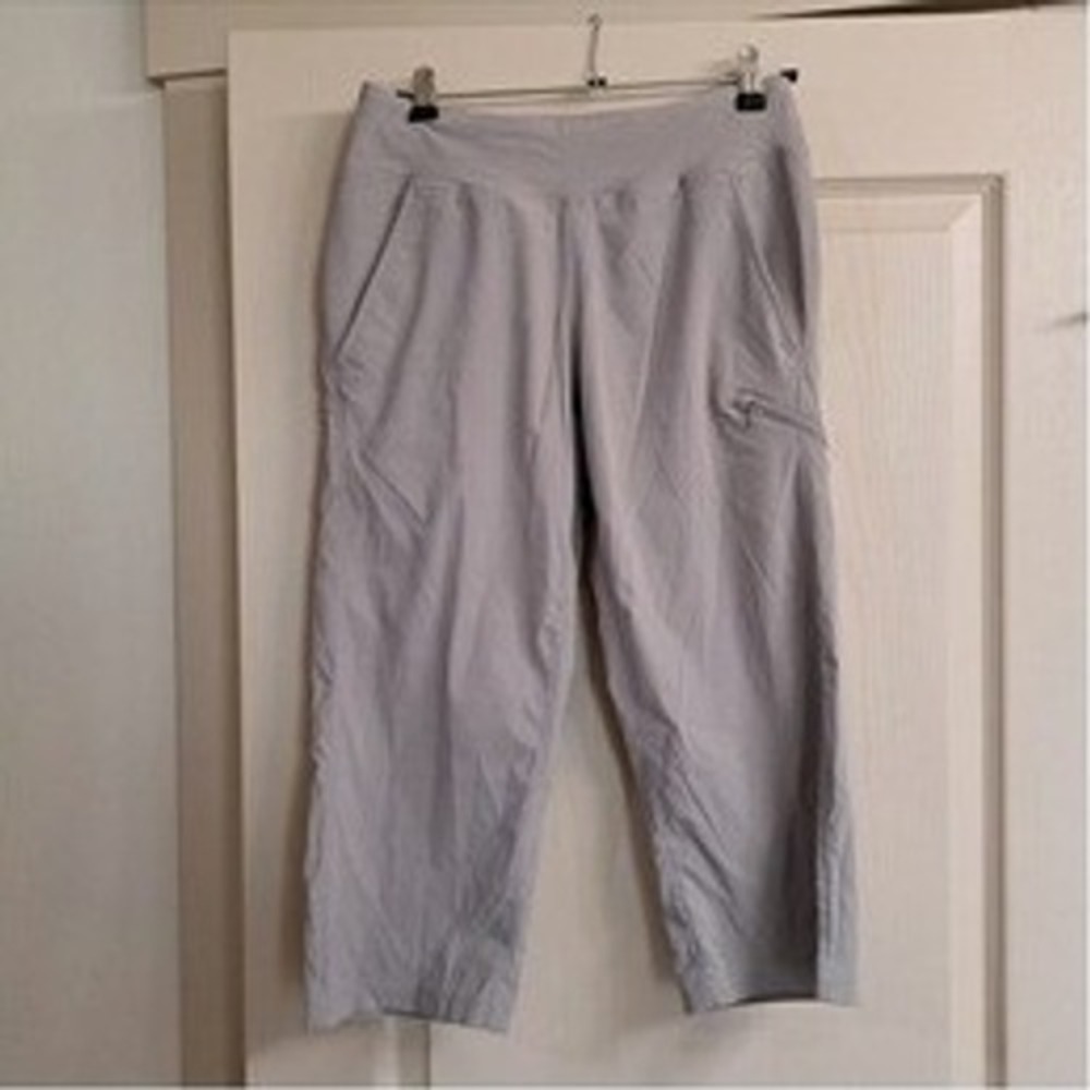 Mountain Hardwear Womens Dynama Capri Pants Gray‎ Hiking Outdoor XS